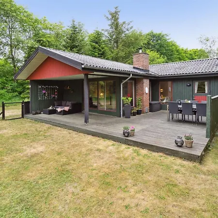 Vakantiehuis Nyalle - 30km From The Sea By Interhome *