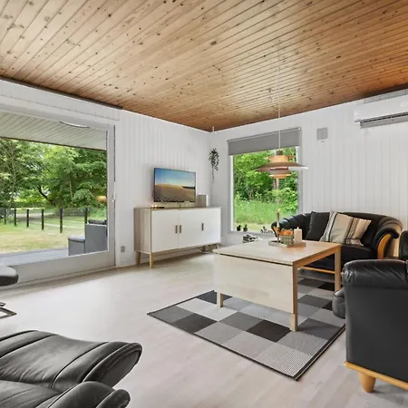 Nyalle - 30km From The Sea By Interhome